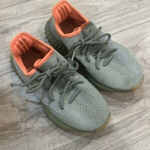 Adidas Yeezy Boost 350 V2 'Desert Sage' sneakers